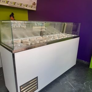 Balcão refrigerado para frutas e acompanhamentos